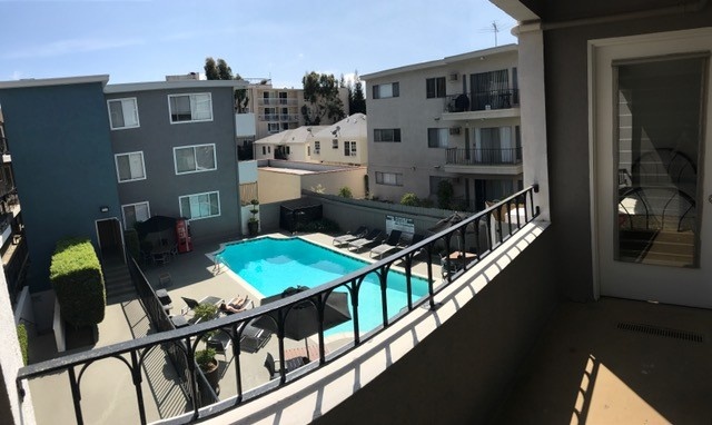 LUXURY STUDENT HOUSING ACROSS FROM UCLA (FURNISHED + WIFI) 