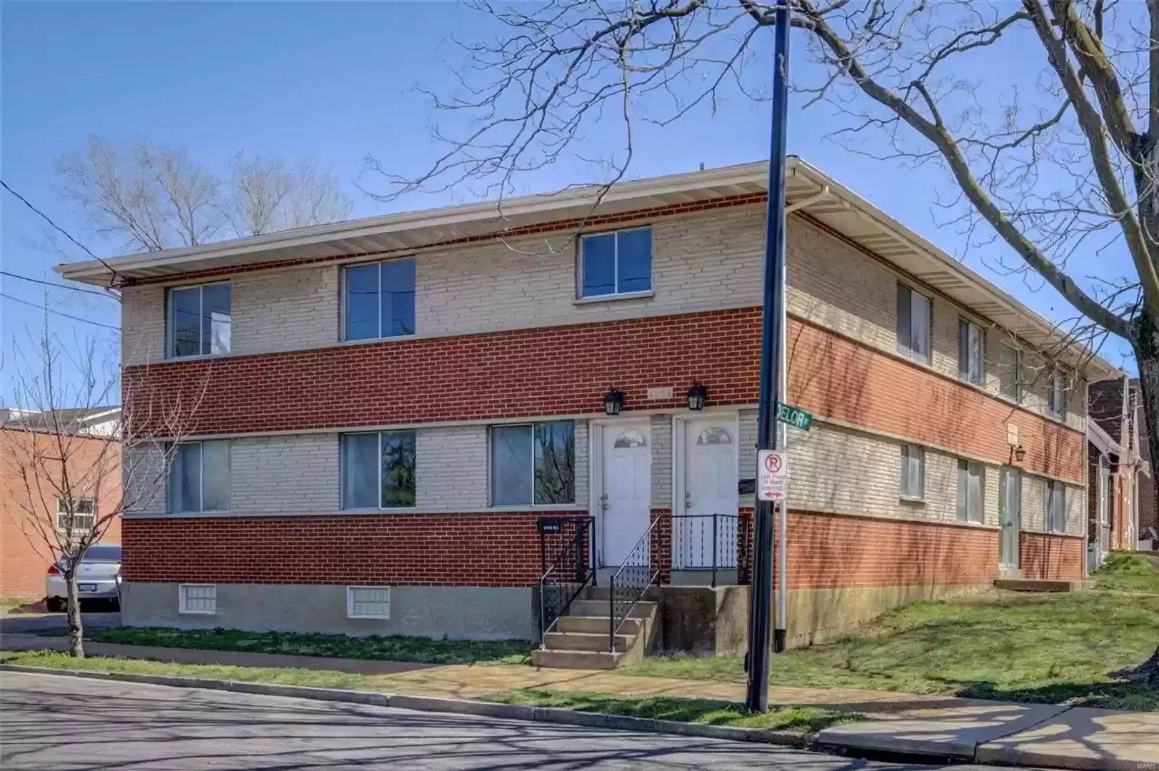Apartments Near UMSL 4754 Virginia Ave for University of Missouri-St Louis Students in Saint Louis, MO