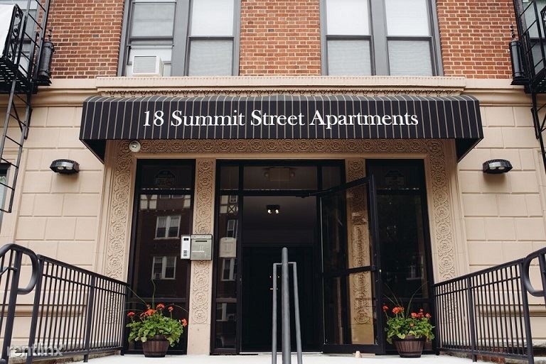 18 Summit Street Apartments