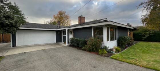 Olympic College Housing Updated 3 bed/2 bath house for Olympic College Students in Bremerton, WA