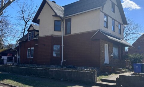 Apartments Near CSU Remodeled 4 bedrooms 1 bath upstairs unit for Cleveland State University Students in Cleveland, OH