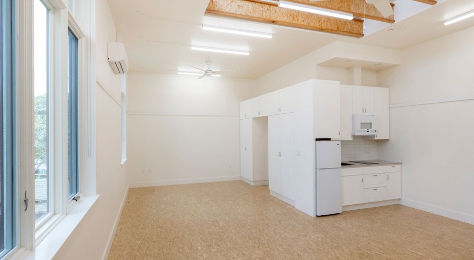 Bright Live-Work Studio with Tall Ceilings & Built-in Storage off Lowell Street in Oakland