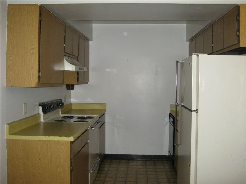 Okuniewski Apartments - 2909 W Michigan Avenue LLC