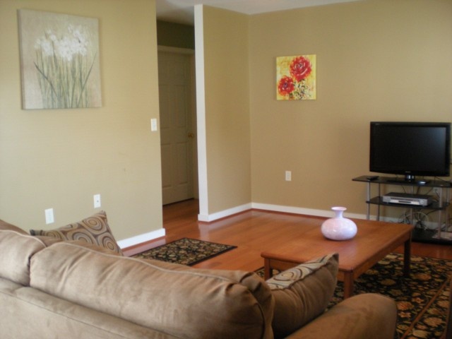 Bedroom w/your own full bath and walk-in closet in a beautiful house,1.7mi. to W&M!