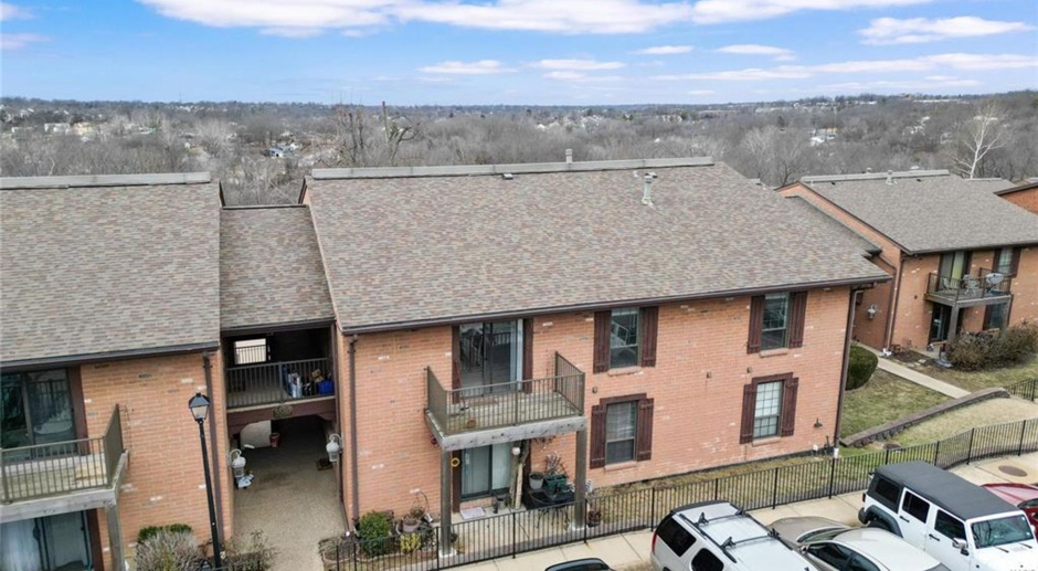 Situated in a fantastic location just minutes from Oakville High School and St. Louis County Parks!