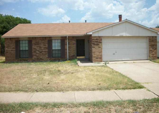 Houses Near Spacious 3 bedroom home in Woods Subdivision.