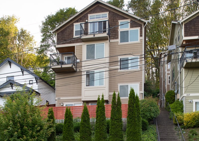 Houses Near Ideally Located 3 Bed 3 Bath Seattle Townhome w/ Great Amenities!