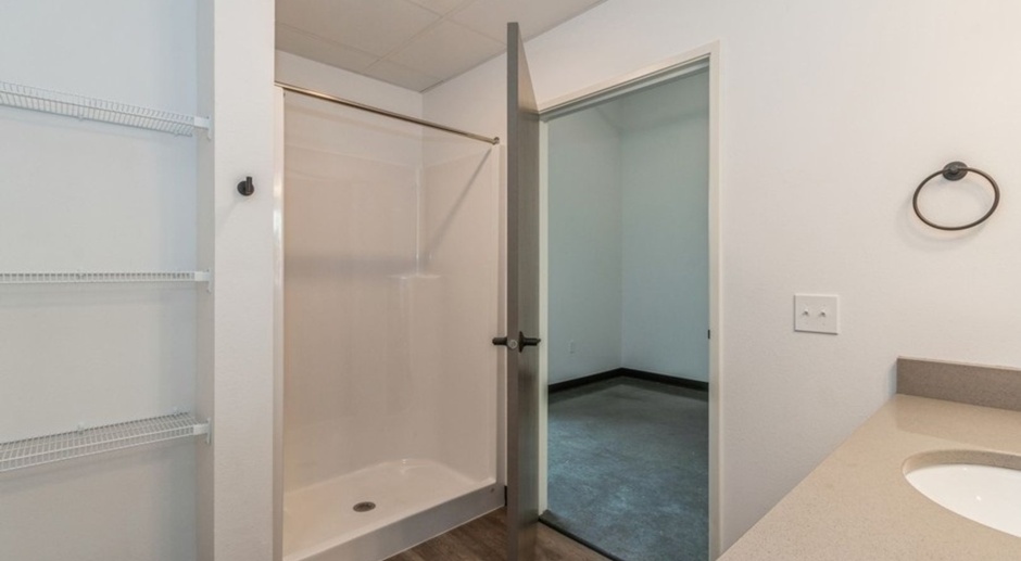 The Hall Apartments - Studio/1 Bathroom
