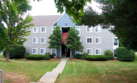 Apartments Near Mount Mary 1470 Seneca Drive Hunters Ridge BTB for Mount Mary College Students in Milwaukee, WI
