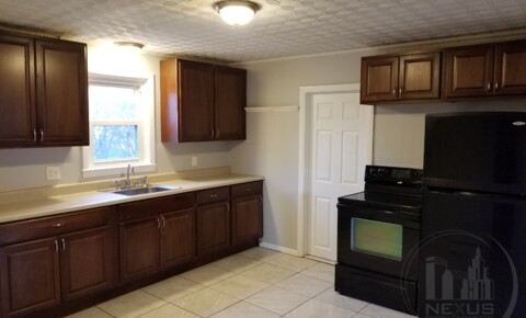 Houses Near Motoring Technical Training Institute [9 Sue St]2Floors 2Bed HEATINCLUDED FreshPaint Carpet+Tile NOPets for Motoring Technical Training Institute Students in Seekonk, MA