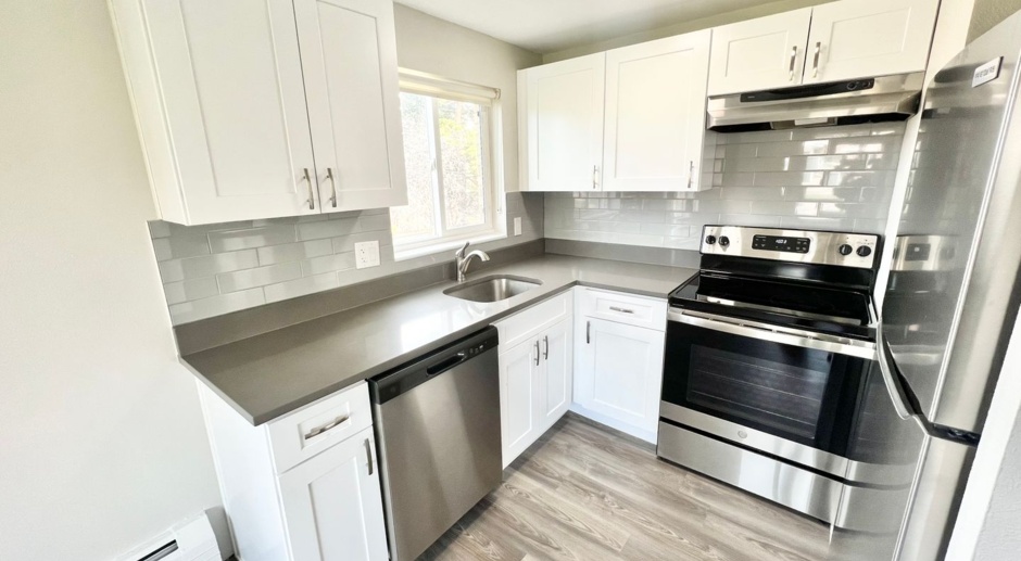 ★ UPFRONT SPECIALS! $1300 CREDIT AND WAIVED ADMIN FEE! ★ Completely Renovated FIRST Floor One Bedroom With Dishwasher In Lakewood!