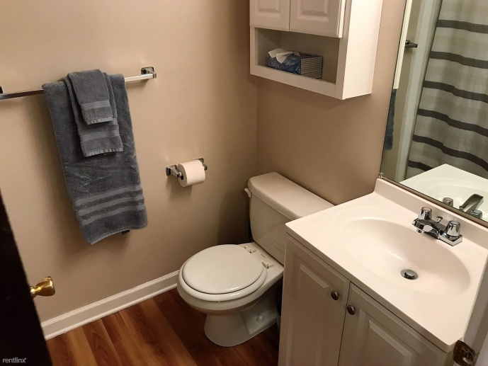 Flex-Lease/Furnished Condo w/ Den and Basement