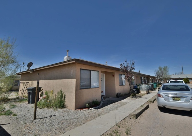 Houses Near Updated & Move-in Ready 2 Bedroom End Unit in Rio Rancho