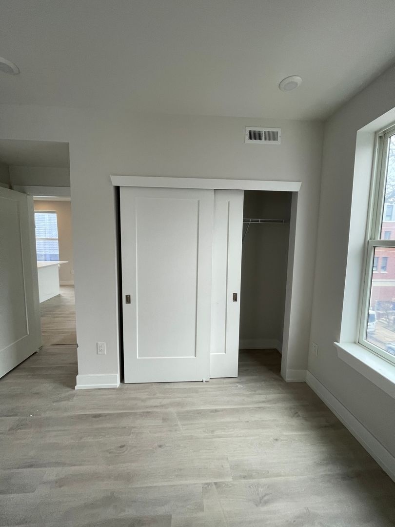 New Construction 1 bed/1 bath apartment in University City! Close to Everything!