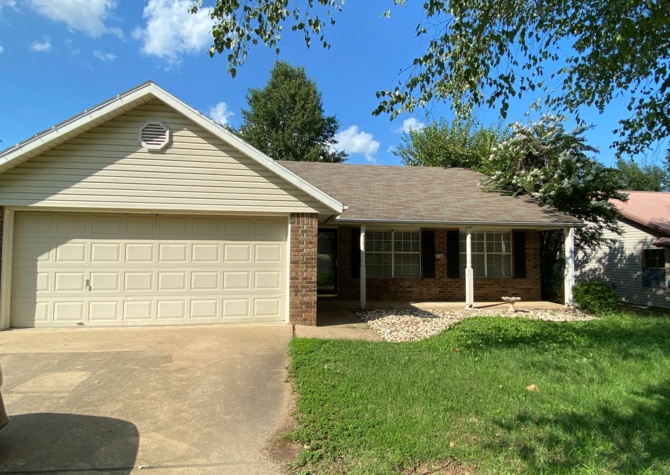 Houses Near Three Bedroom Home -2.5 Miles from the University of Arkansas! Call today!