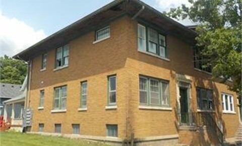 Apartments Near St. Ambrose 2042-2046 W 4th St. for St. Ambrose University Students in Davenport, IA