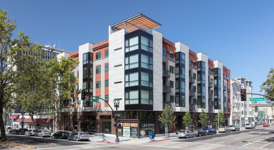 Updated modern building in Jack London Square!