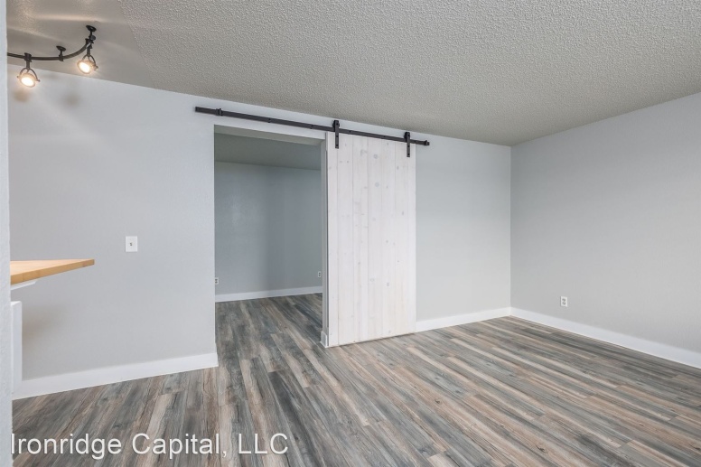 Limited Offer: FREE 1 CAR GARAGE INCLUDED - Newly Renovated 1Bd/1Bth Units