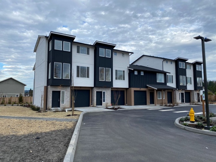Brand New 4 bed, 3 bath townhome in Auburn with garage!