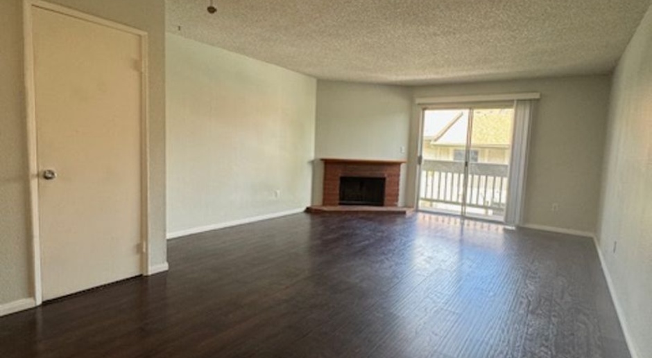 Beautiful 2 bedroom 2 1-2 bath Townhouse! Amazing view and Amenities!