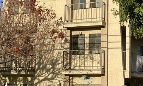 Apartments Near Pacific Oaks 700 S Lake St for Pacific Oaks College Students in Pasadena, CA
