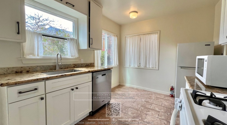 Charming Cottage with Updated Kitchen in the Heart of Berkeley