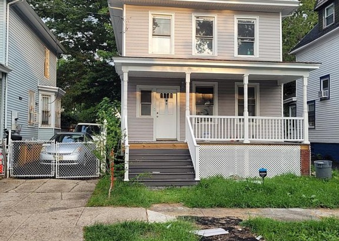 Houses Near Newly renovated home in a desirable section of Newark City