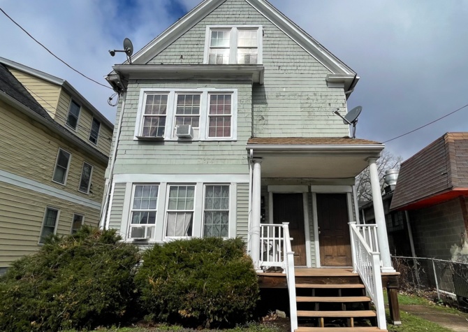 Apartments Near Charming Property located in Hamden!