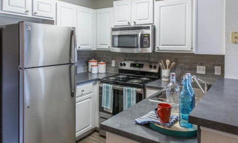 Apartments Near UCF 3935 Sutton Place Boulevard for University of Central Florida Students in Orlando, FL