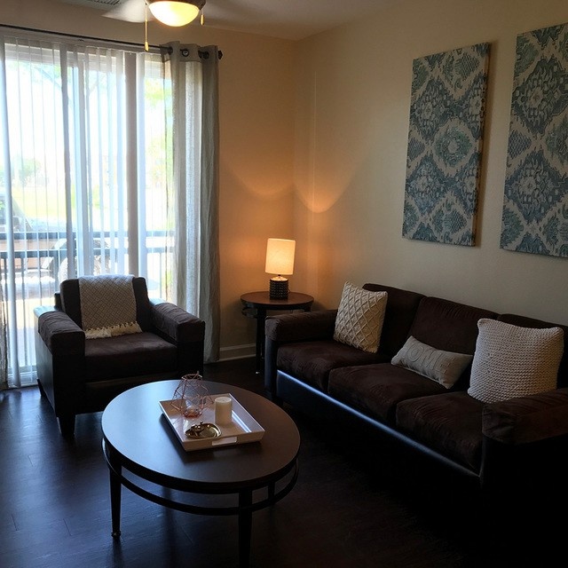 Reletting private room and bath available in 2ba/2ba apt