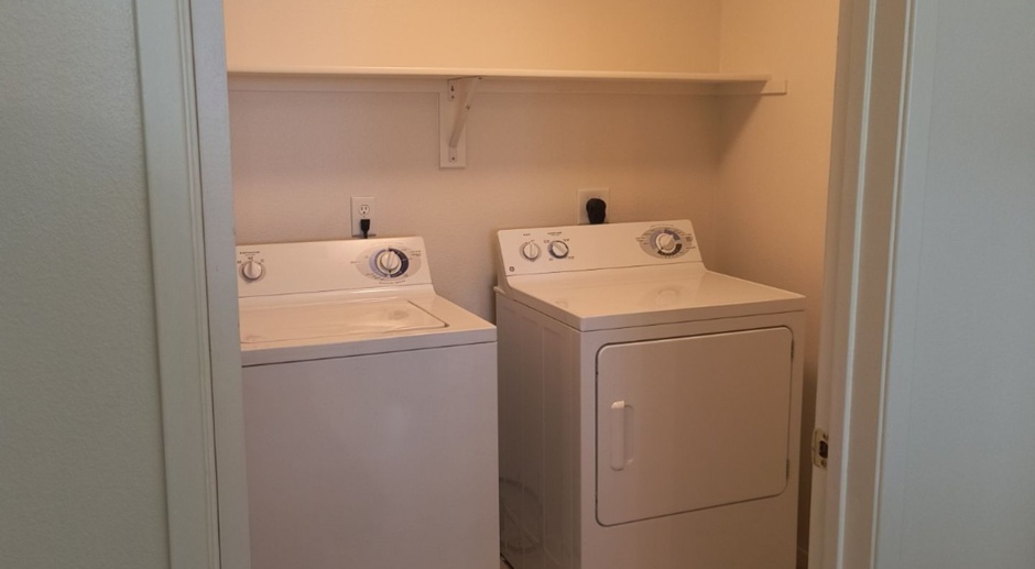 Large 2 bedroom/2 bath units with full size washer and dryer!