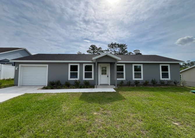 Houses Near Stunning, 3BR/2BA in Ocala! ALMOST NEW