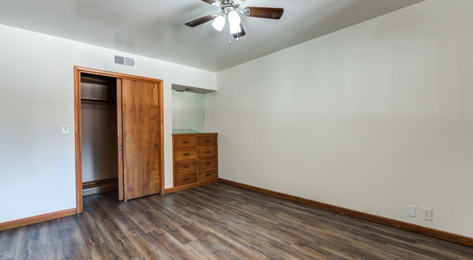Spacious 4 bed 3 bath in Central Lubbock for Pre-lease! 