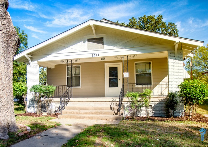 Houses Near Move-In Special: 1/2 off of First Month's Rent!!!!