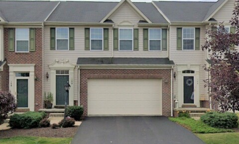 Houses Near RMU Gorgeous 4BR 3BA Home for Robert Morris University Students in Moon Township, PA