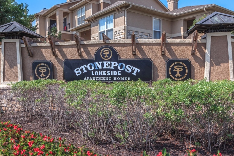 Stonepost Lakeside Apartment Homes