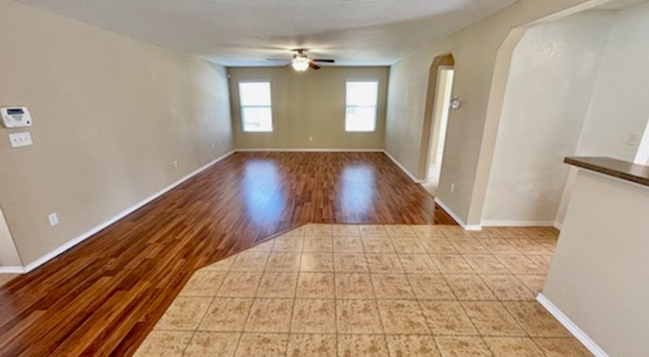Fantastic 4/3 located in the beautiful Silver Oaks Community!