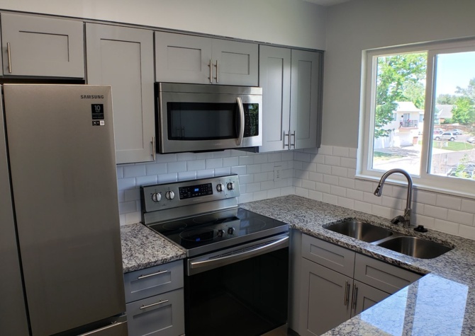 Houses Near Beautifully Updated Modern 2-Bed in Lakewood