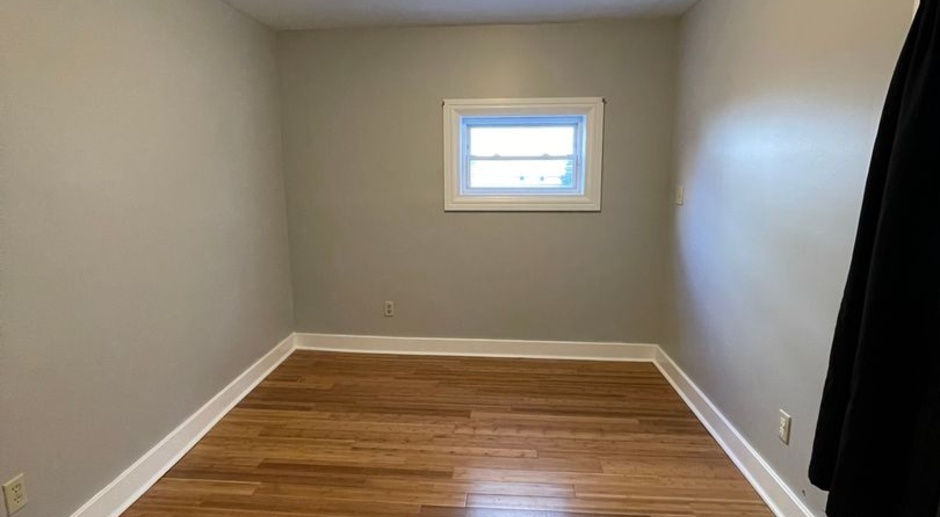 4 Bedroom House in Southside - Central Air - Laundry 