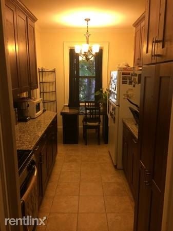 Spacious 1 Bedroom Apartment in Elevator Building - H/HW - Laundry On-Site - White Plains
