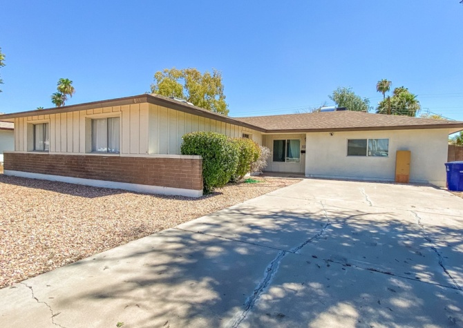 Houses Near 5 BEDROOM, 3 BATHROOM HOME WITH 2 CAR GARAGE AND POOL JUST 2 MILES FROM ASU!
