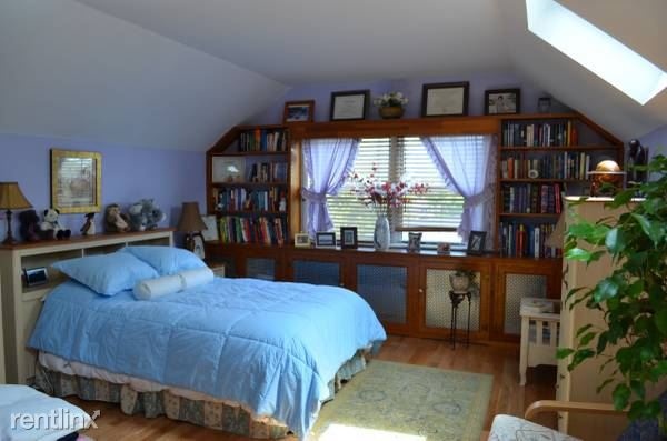 Wonderful 4 Bedroom 3 Bath Single Family Home -Yard- Deck- W/D In Unit - Parking in Driveway/Yonkers