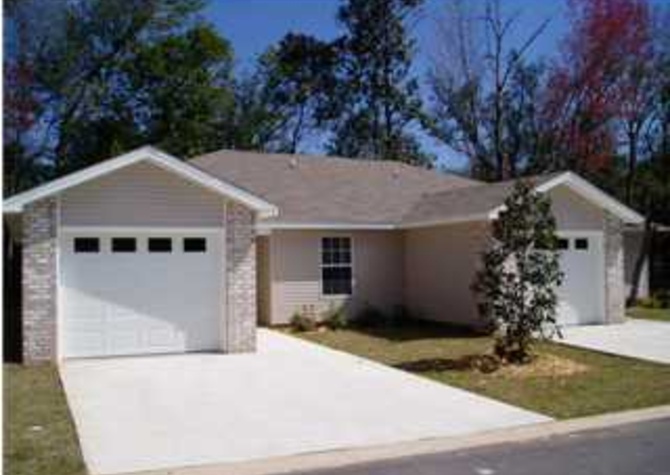 Houses Near Two Bedroom Townhome~ FWB