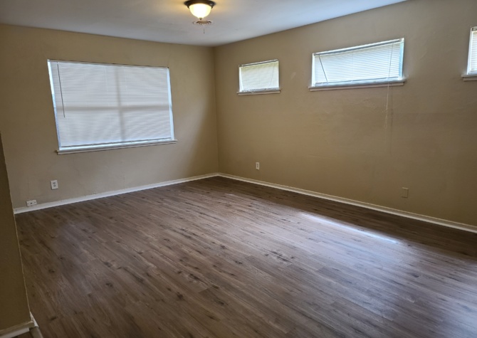 Houses Near Newly Renovated 3 Bed 1 Bath