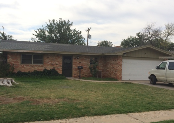 Houses Near Spacious 3/2/2 home central lubbock - 5431 32ND