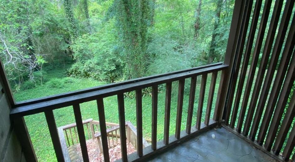Gorgeous 2 Bedroom 2 1/2 Bathroom Townhome Located Off Of Blairstone Rd! 