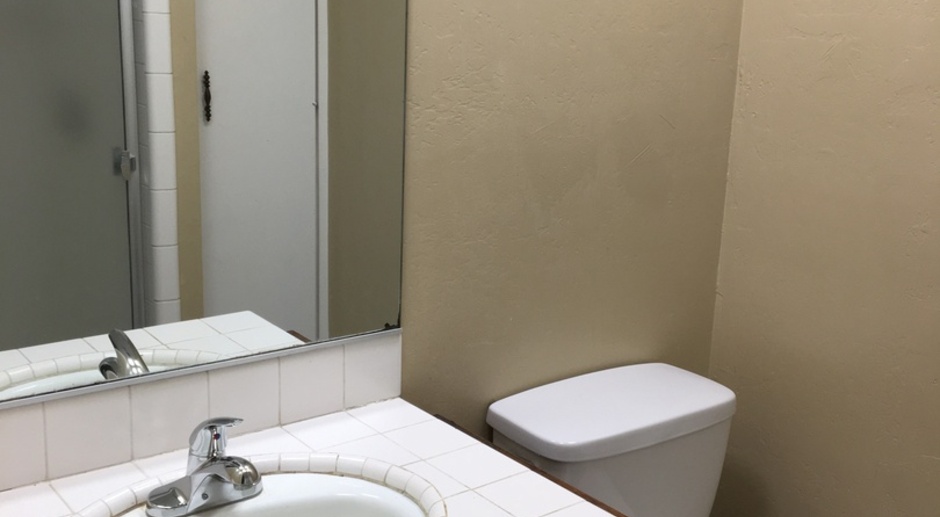 Montecito - 1 Bedroom, 1 Bath single story apartment, INCLUDES UTILITIES