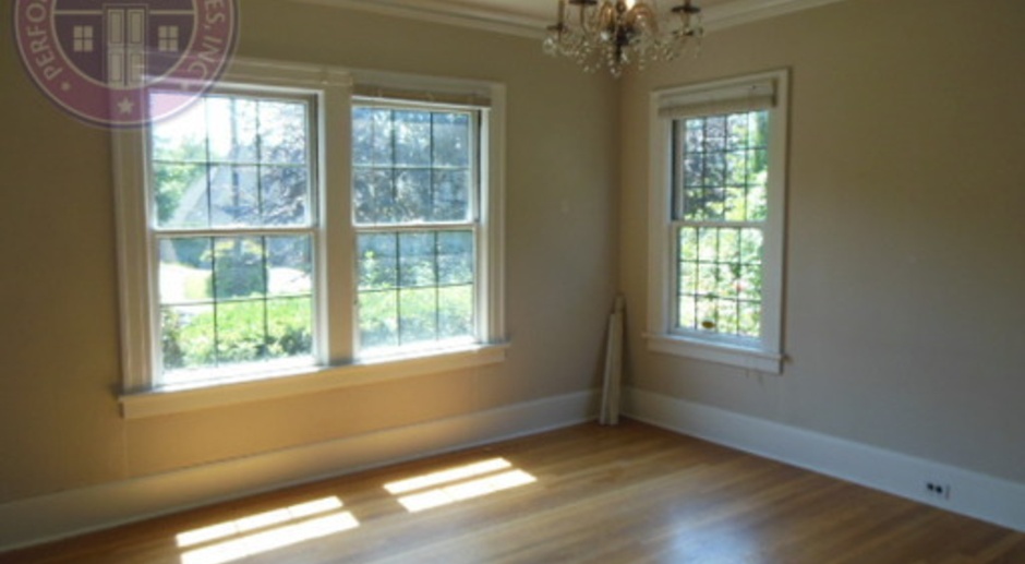 No Security Deposit with Rhino!!! Charming 1927 Laurelhurst Home with Refinished Hardwood Floors!