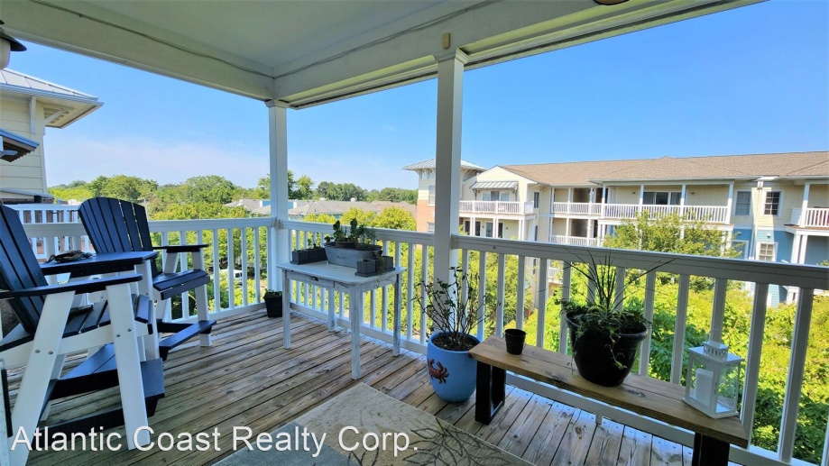 3 Bedroom/2.5 Bath two-story condo, a true gem within a waterfront paradise!