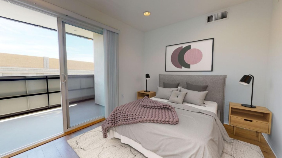 Private Bedroom in Luxury West LA Apartment Off The 405